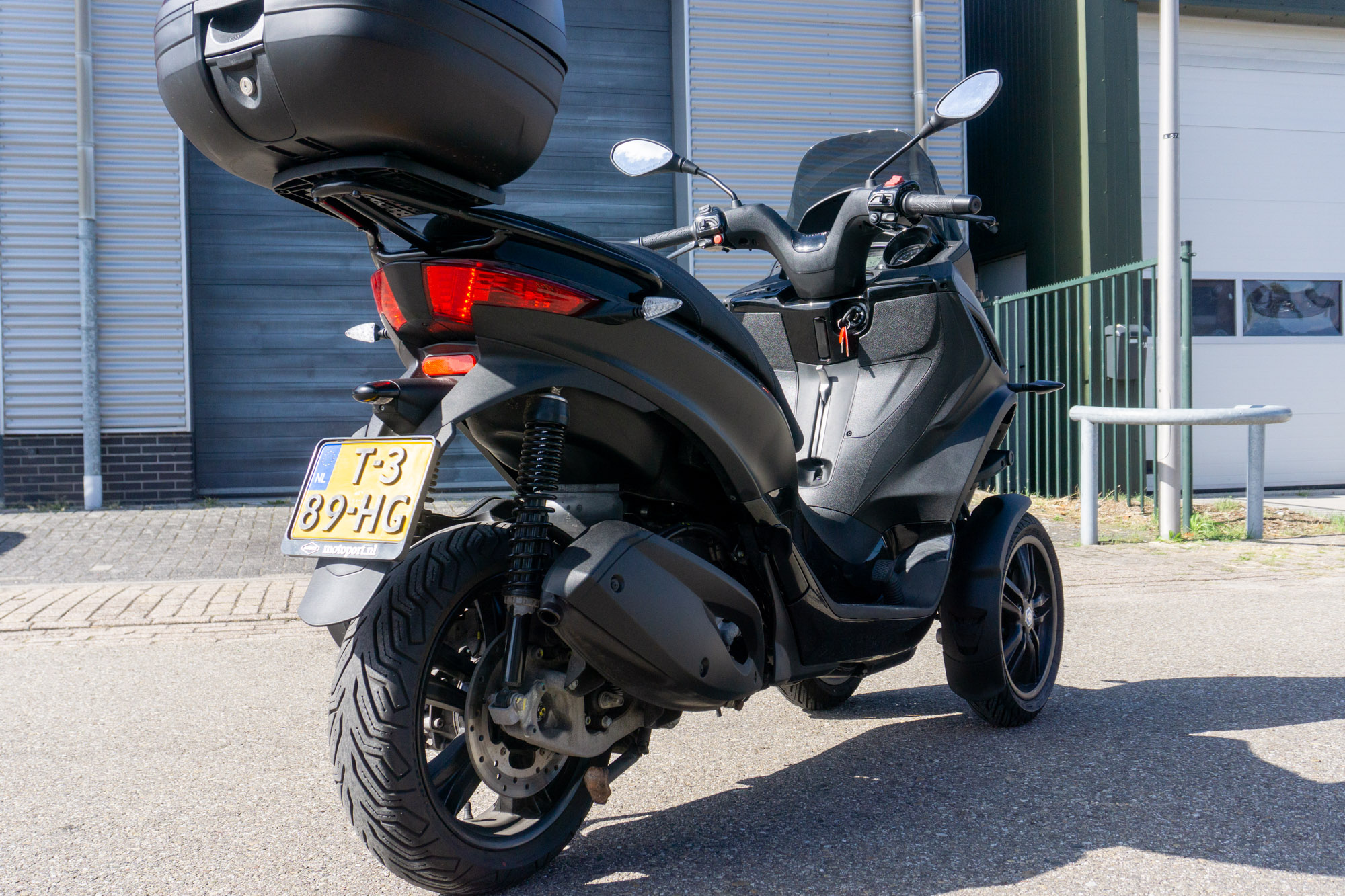 Piaggio MP3 HPE 300 Autorijbewijs Matzwart - 2023