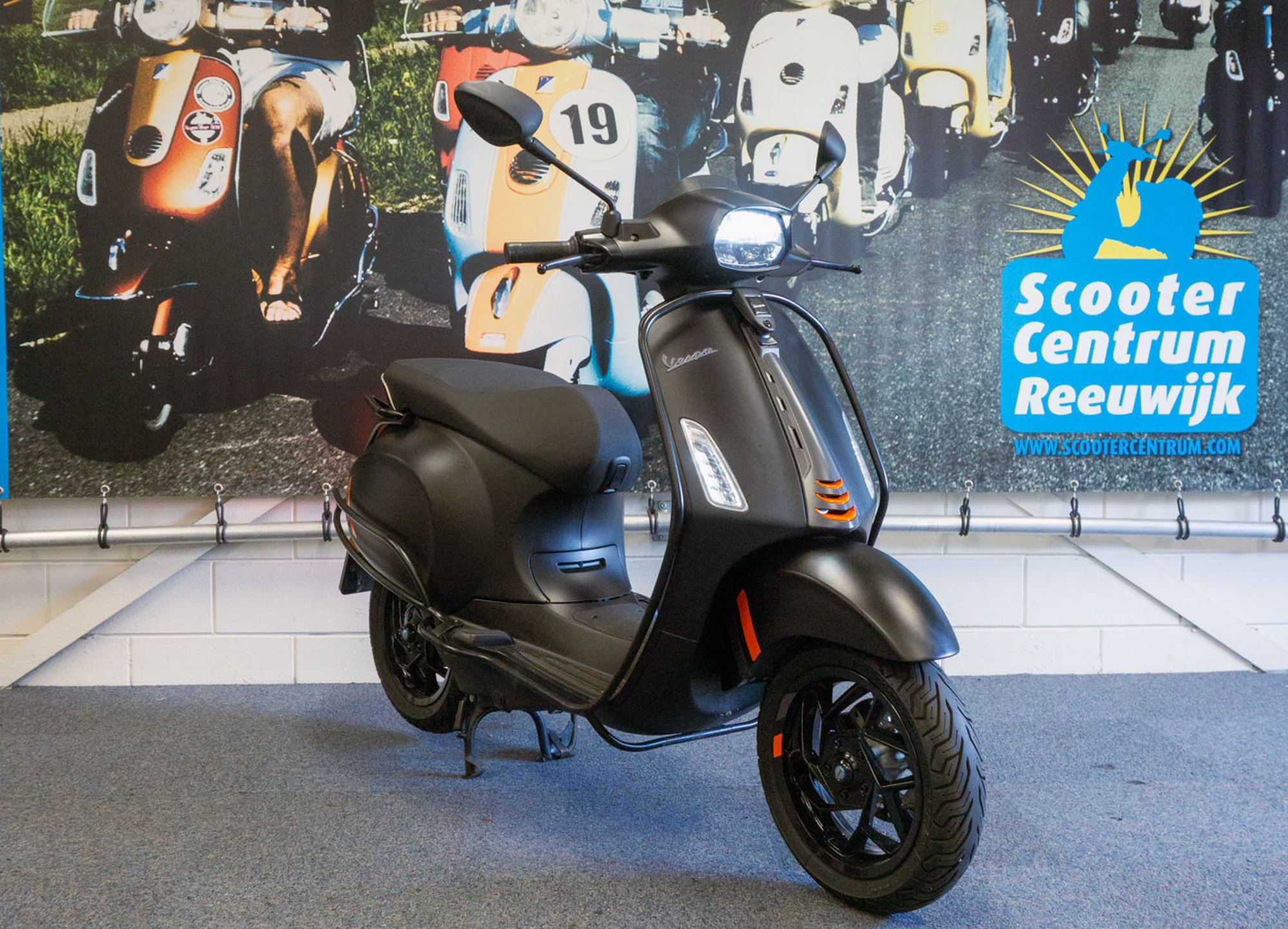 Vespa Sprint S Elettrica Nero Matt 45km/u - 2024