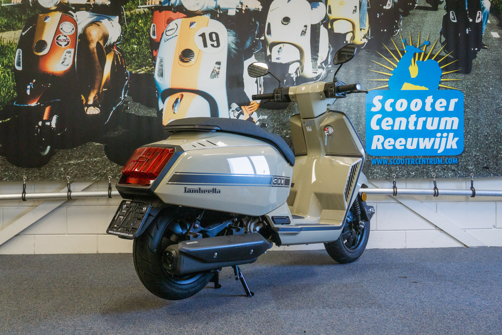 Lambretta X Series X300 SR - Beige - Motorscooter