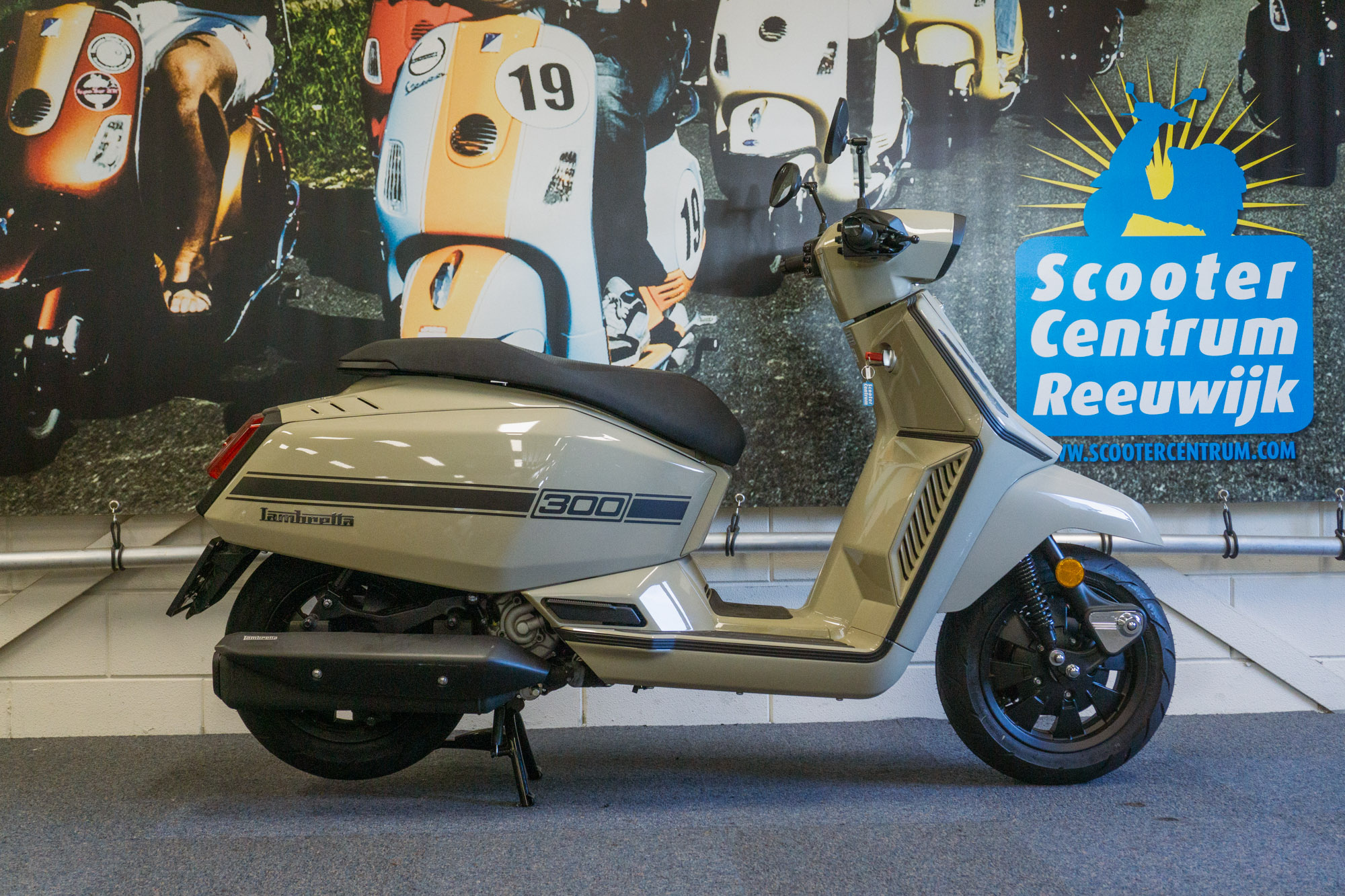 Lambretta X Series X300 SR - Beige - Motorscooter