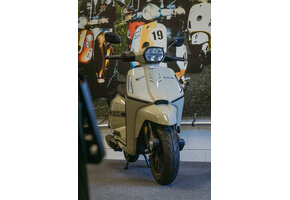 Lambretta X Series X300 SR - Beige - Motorscooter