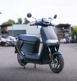 Segway Segway E110se launch edition 45km/u Jet Black Mat - 2021 Segway Segway E110se launch edition 45km/u Jet Black Mat - 2021