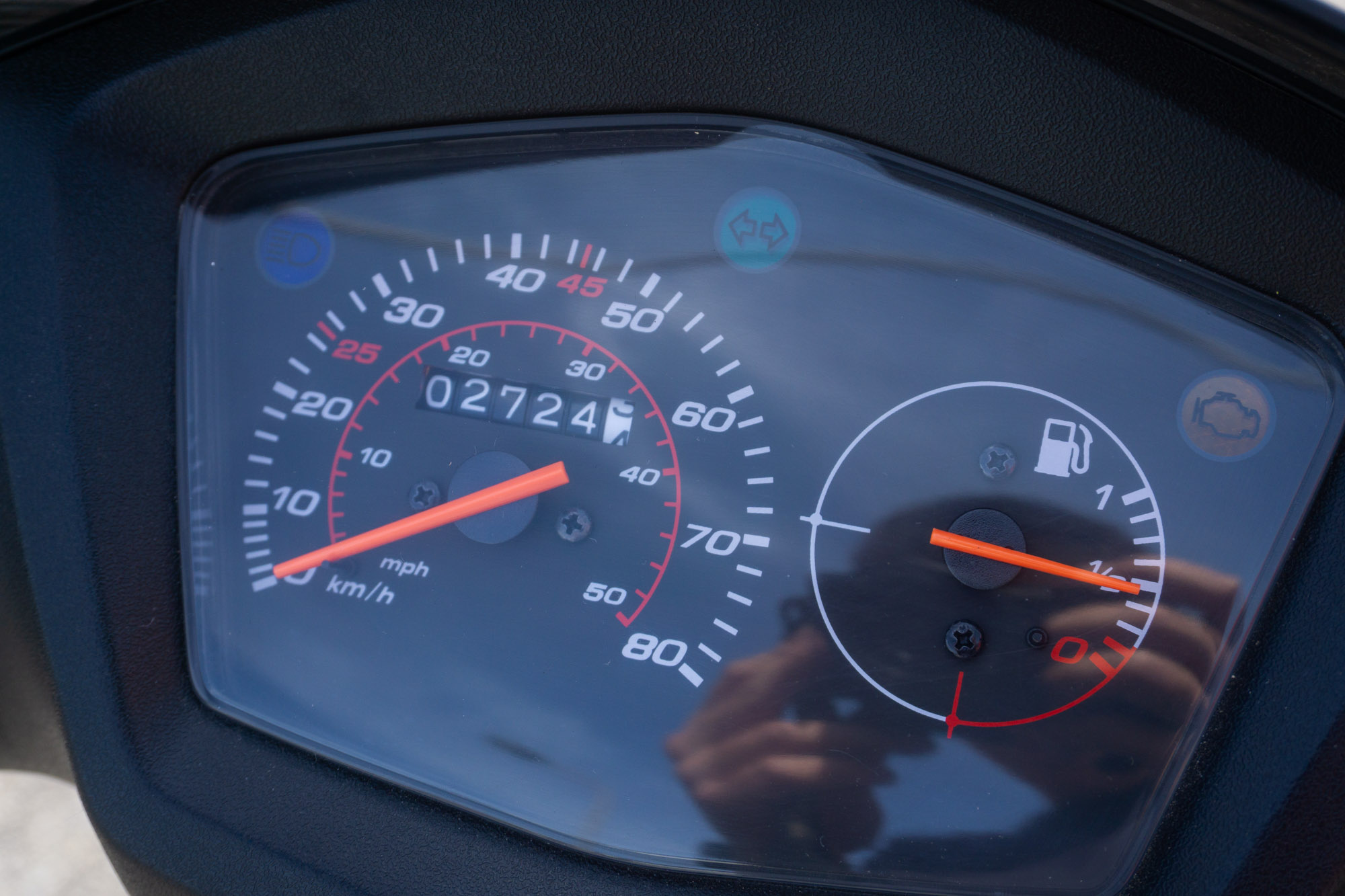 Peugeot Kisbee Black Edition 25km/u - 2024