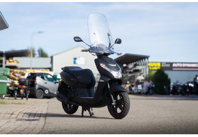 Peugeot Kisbee Black Edition 25km/u - 2024