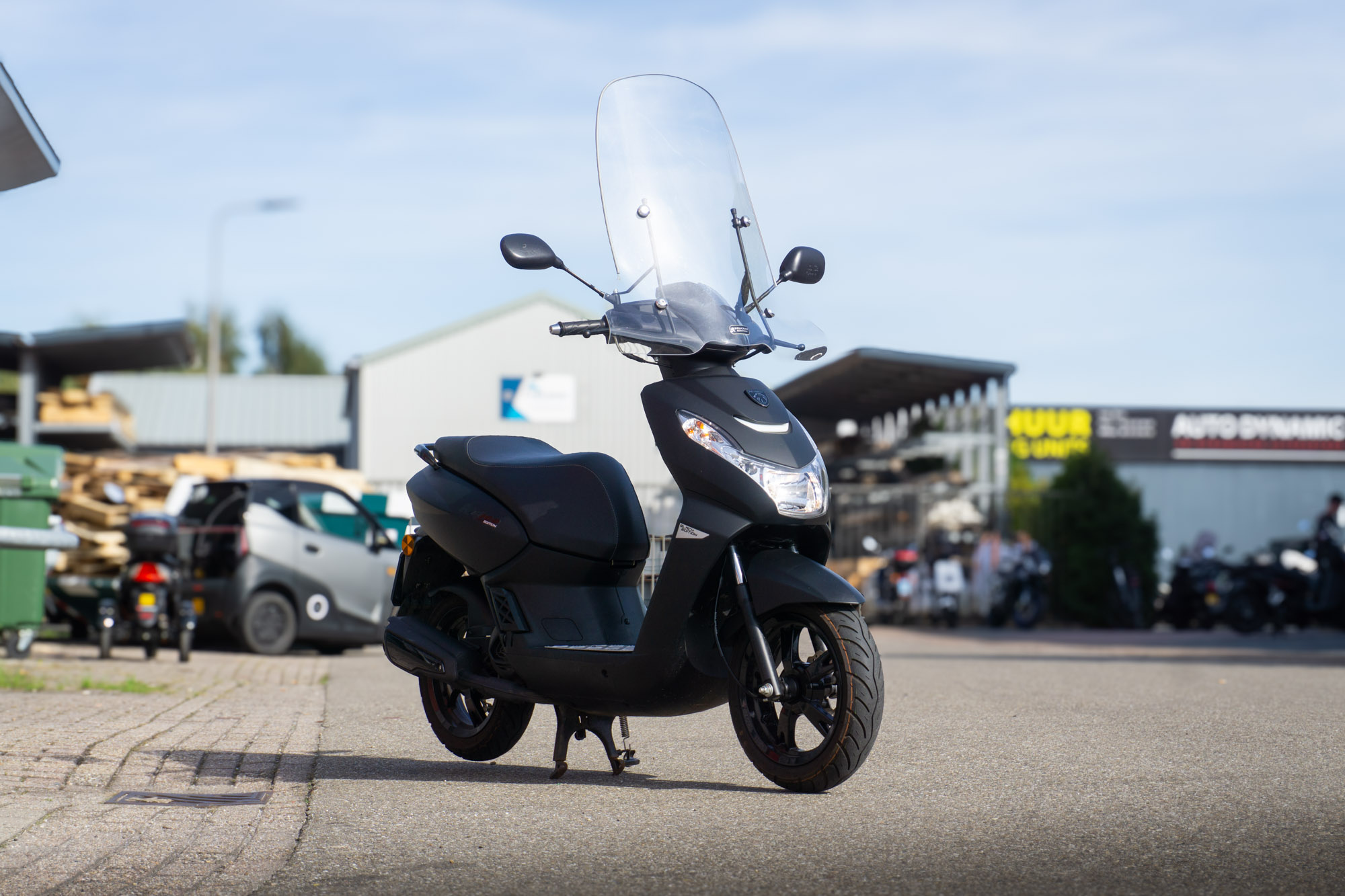 Peugeot Kisbee Black Edition 25km/u - 2024