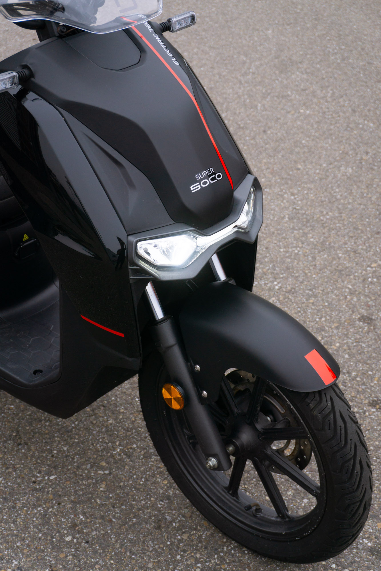 Super Soco Vmoto CPX Rood/Zwart 45km/u – 2022