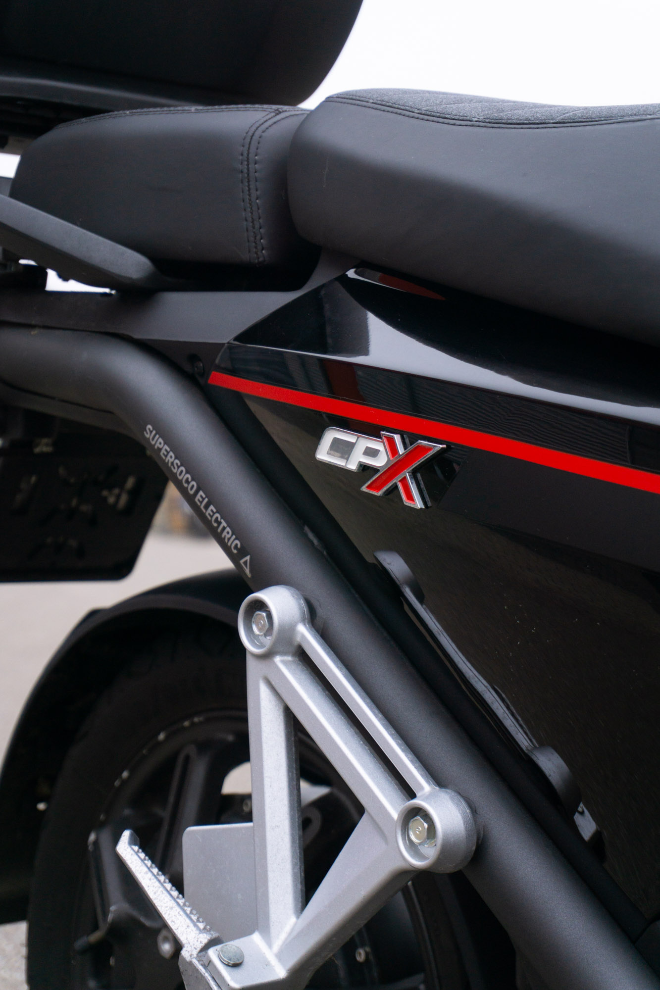 Super Soco Vmoto CPX Rood/Zwart 45km/u – 2022