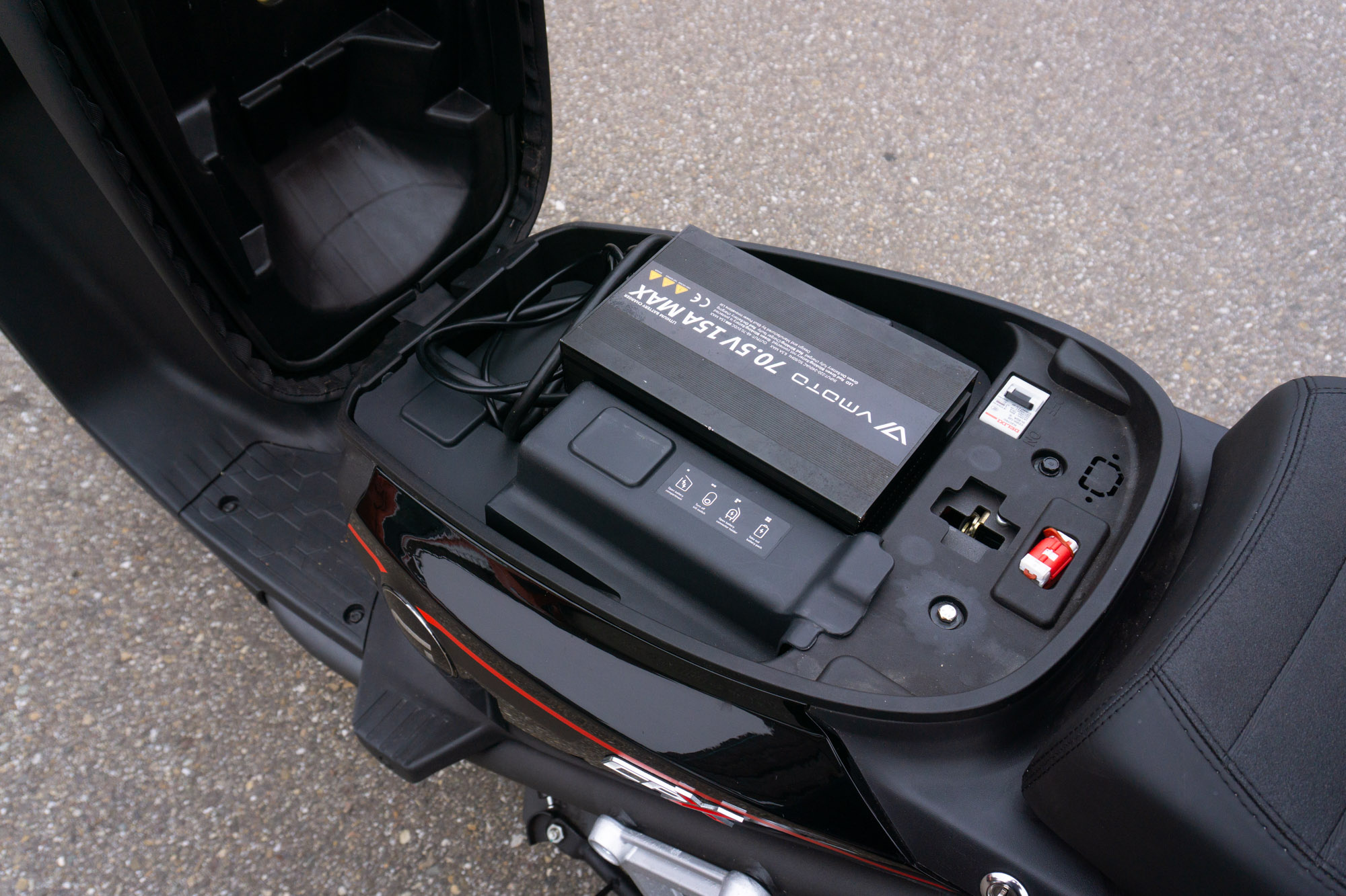 Super Soco Vmoto CPX Rood/Zwart 45km/u – 2022