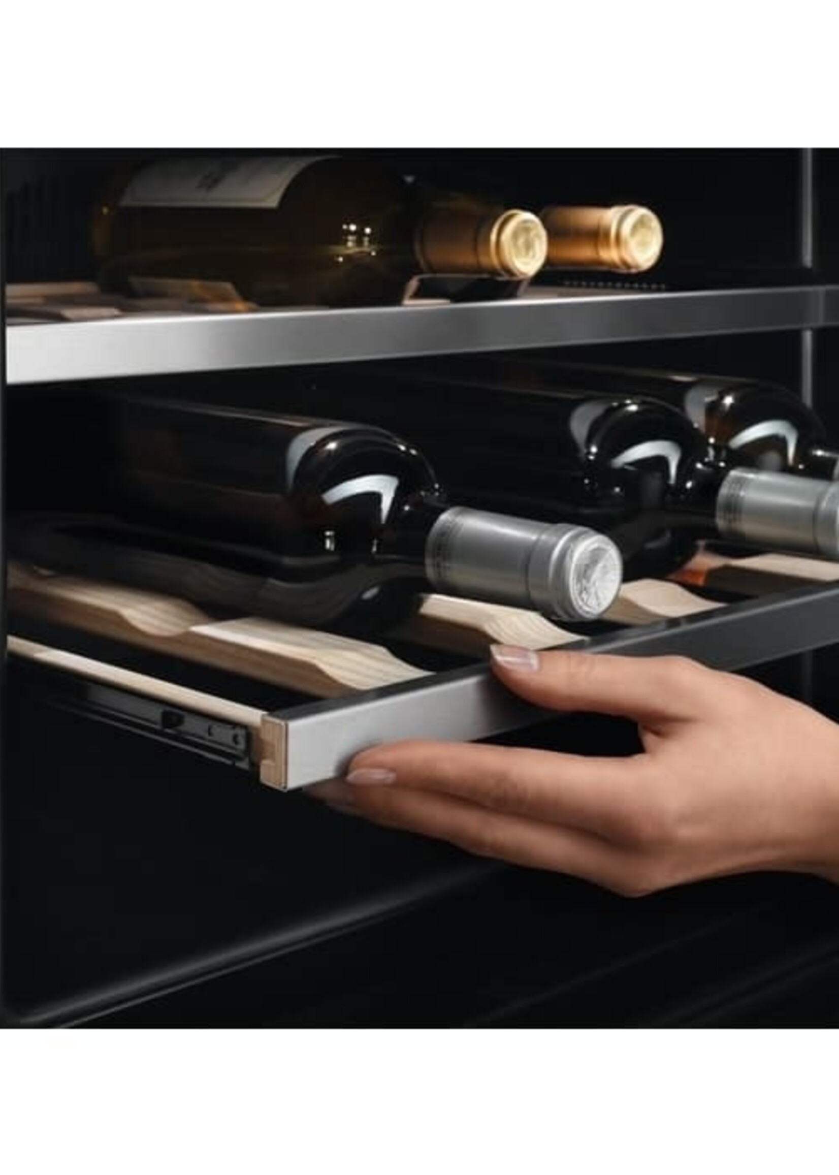 AEG KWK884520T Wijnkoelkast - 45 cm