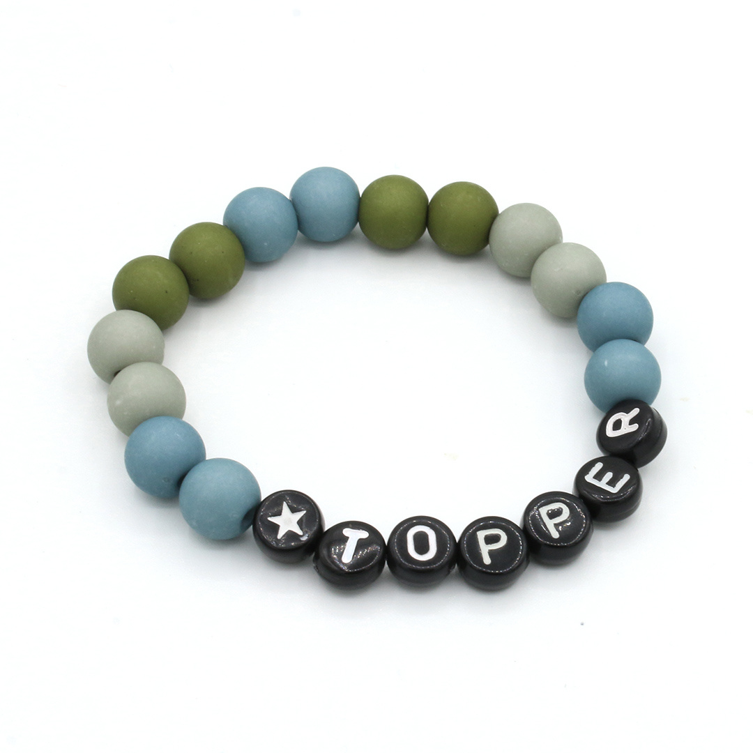 Kinderarmband met tekst-topper