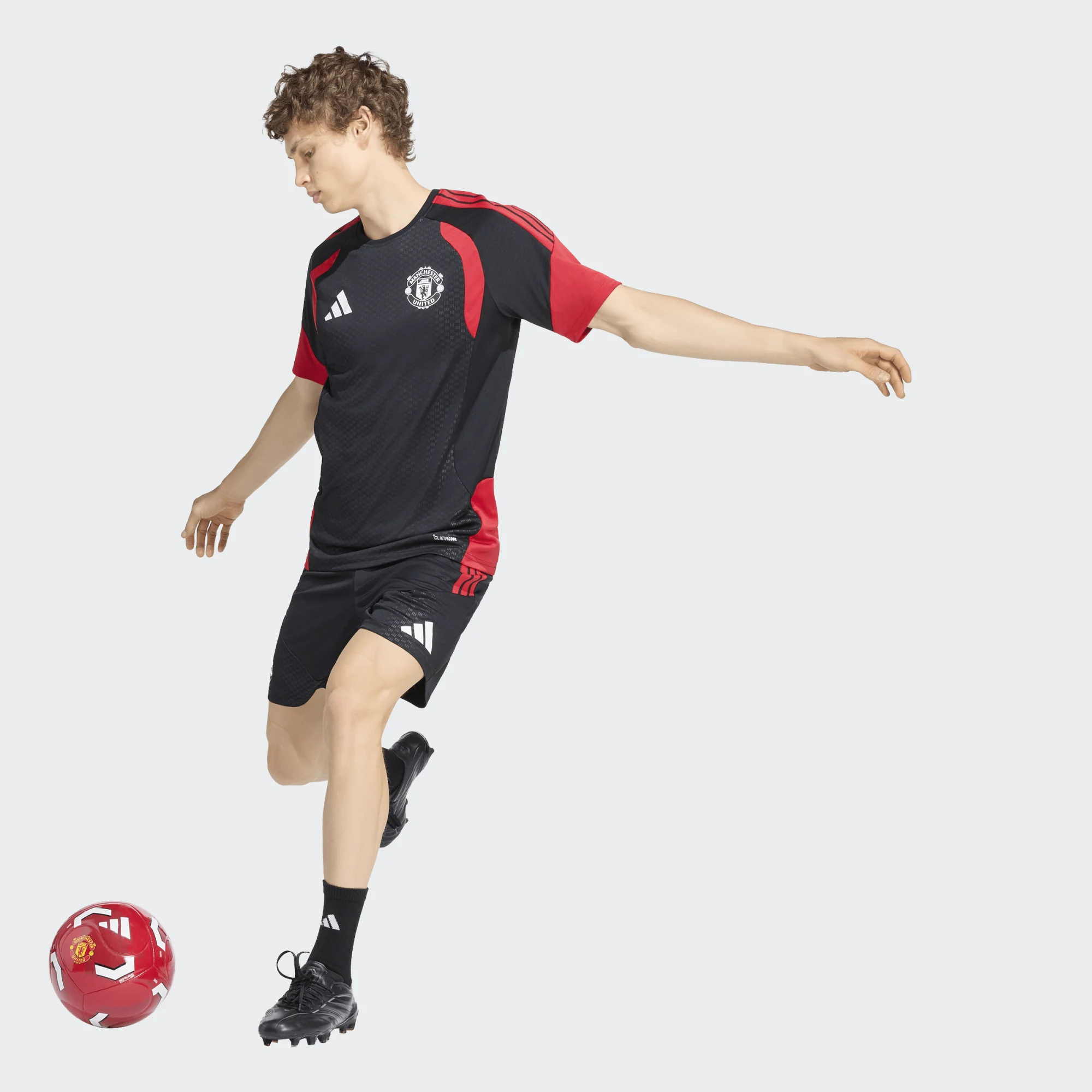 Adidas Manchester United training shirt 2026-2027 - KC4873