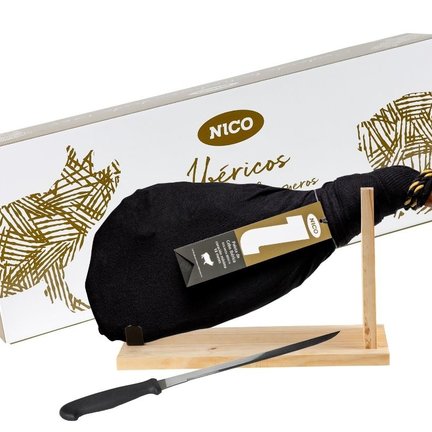 Heerlijke Serano- en Iberico ham met standaard en mes in mooie verpakking