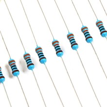 Metal Film Resistor 33Ω; 0.25W; ±5%