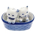 Heinen Delfts blauw Salt and Pepper kittens in Blue Basket