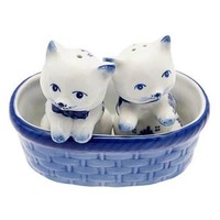 Heinen Delfts blauw Salt and Pepper kittens in Blue Basket