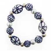 Typisch Hollands Children's bracelet blue beads and white pearl