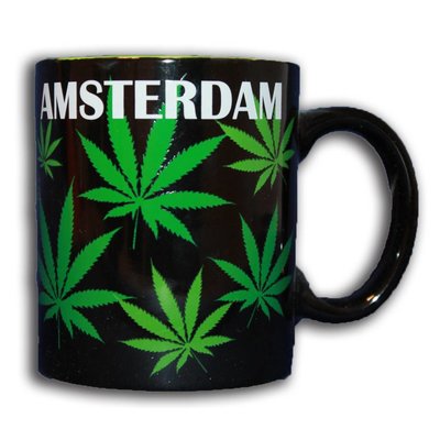 Typisch Hollands Mok Amsterdam met cannabisblad in giftbox
