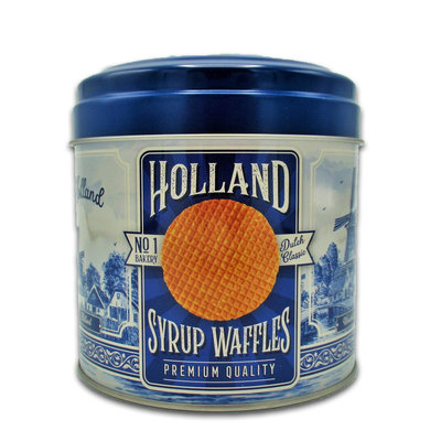 Typisch Hollands Stroopwafels in a still life - Delft blue tin - Holland