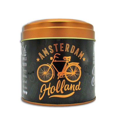 Typisch Hollands Stroopwafels in a nostalgic Amsterdam tin