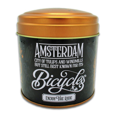 Typisch Hollands Stroopwafels in a nostalgic Amsterdam tin