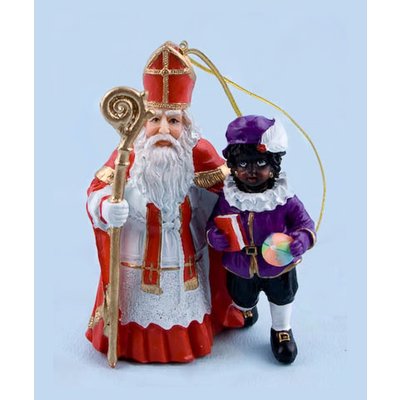 Typisch Hollands Sinterklaas and the Head Piet standing.