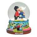 Typisch Hollands Snow globe Kiss pair - Large 8 cm