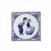 Heinen Delfts blauw Delft blue tile with a pair of kisses.