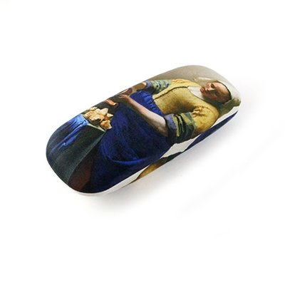 Typisch Hollands Glasses case - the milkmaid