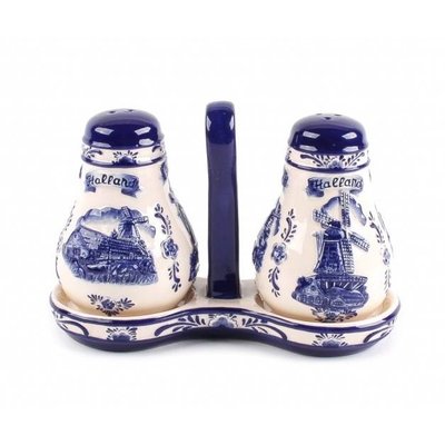 Typisch Hollands Salt and pepper shakers on a tray - Delft blue
