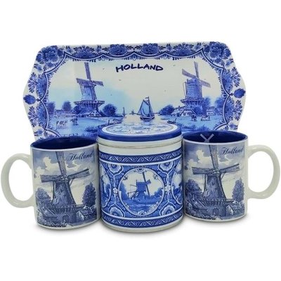typisch-hollands-geschenkpakket Holland gift with tin of syrup waffles - Mugs and tray - Delft blue