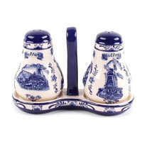 Matix Salt and pepper shakers on a tray - Delft blue