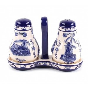 Matix Salt and pepper shakers on a tray - Delft blue