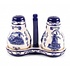 Typisch Hollands Salt and pepper shakers on a tray - Delft blue