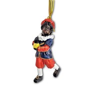 Typisch Hollands Piet met cadeau in de hand