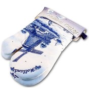 Typisch Hollands Oven gloves (pair) Delft blue windmills