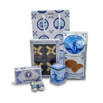 Typisch Hollands Holland gift bag - Delft blue goodies