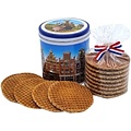 Typisch Hollands Stroopwafels in vollfarbigen Zinnfassadenhäusern in Amsterdam