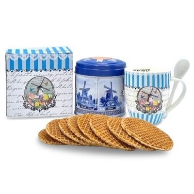 Typisch Hollands Gift set Mug and Tin Stroopwafels - Blue windmills