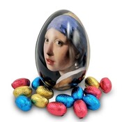 Typisch Hollands Easter egg (tin) filled with a bow - the girl with the pearl