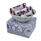 Typisch Hollands Delft blue dish -earthenware- (5 rolls of King peppermints)