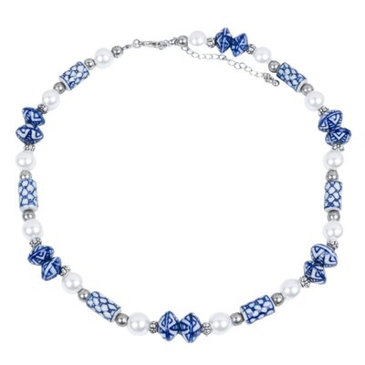 Typisch Hollands Necklace with Delft blue beads