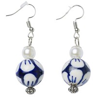Heinen Delfts blauw Earrings Delft blue fantasy bead and white pill
