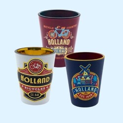 Schnapsgläser – Flaschen und Untersetzer