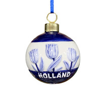 Matix Christmas ornament around Delft blue tulips