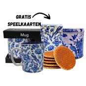 Typisch Hollands Stroopwafels in einer Dose und einem Becher mit KOSTENLOSEN Spielkarten