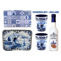 www.typisch-hollands-geschenkpakket.nl Delft blue cake and liqueur package (in gift box)