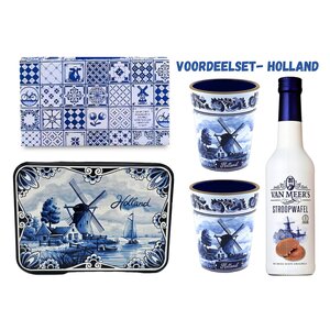 www.typisch-hollands-geschenkpakket.nl Delft blue cake and liqueur package (in gift box)