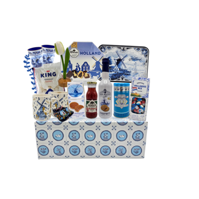typisch-hollands-geschenkpakket Delft blue gift package - sweets and 2 mugs