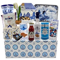 www.typisch-hollands-geschenkpakket.nl Delft blue gift package - treats and 2 mugs