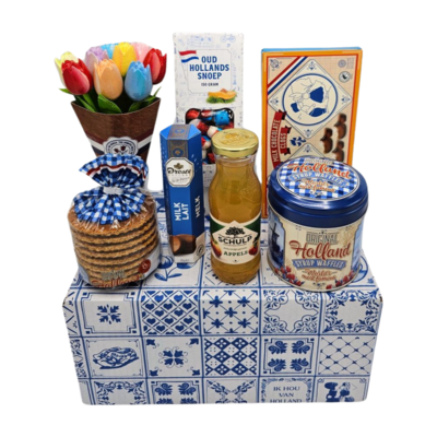 www.typisch-hollands-geschenkpakket.nl Typical Dutch delicacies package (Delft blue box)